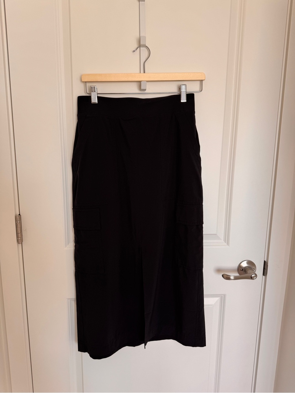 Athleta Black Midi Cargo Skirt with Pockets